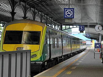 Train drivers to ballot for st...